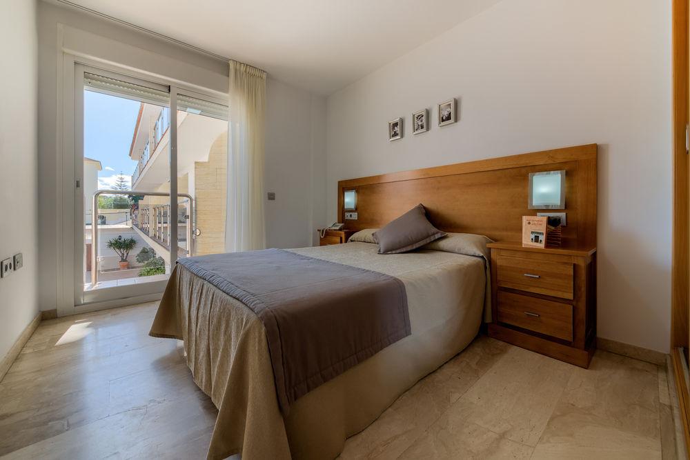 Hotel Apartamentos Loto Conil Conil De La Frontera Luaran gambar