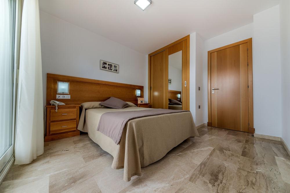 Hotel Apartamentos Loto Conil Conil De La Frontera Luaran gambar