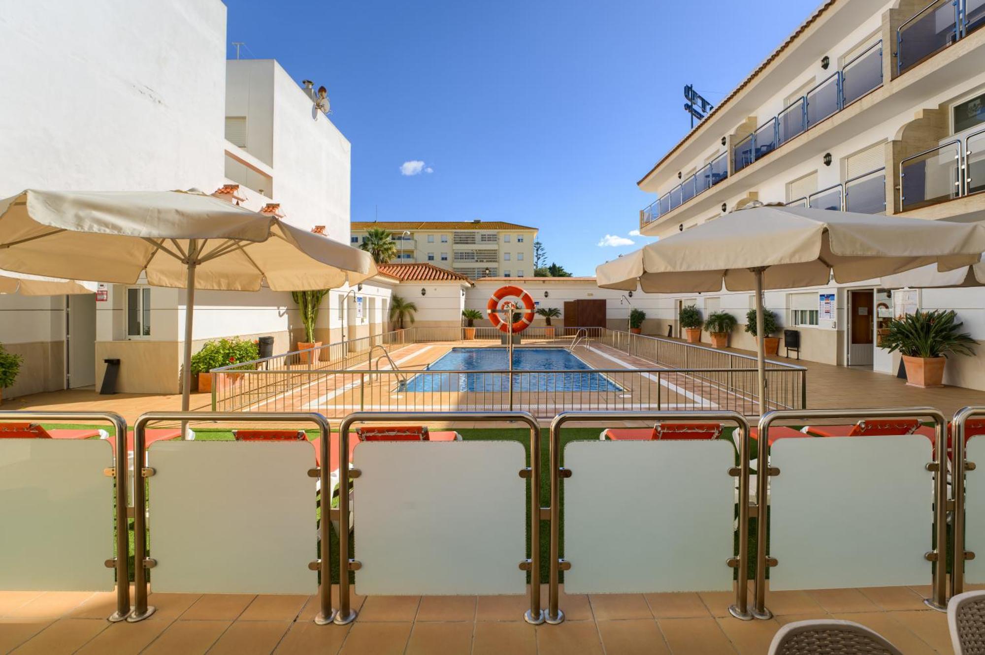 Hotel Apartamentos Loto Conil Conil De La Frontera Luaran gambar