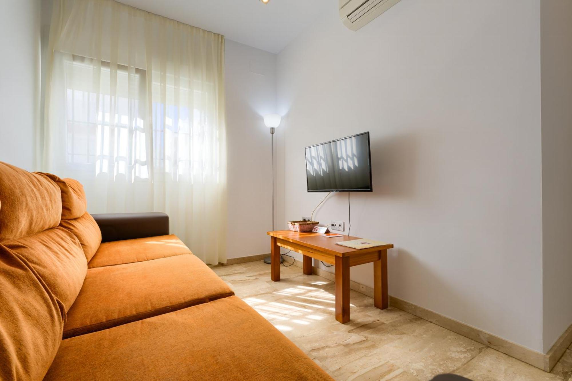 Hotel Apartamentos Loto Conil Conil De La Frontera Luaran gambar