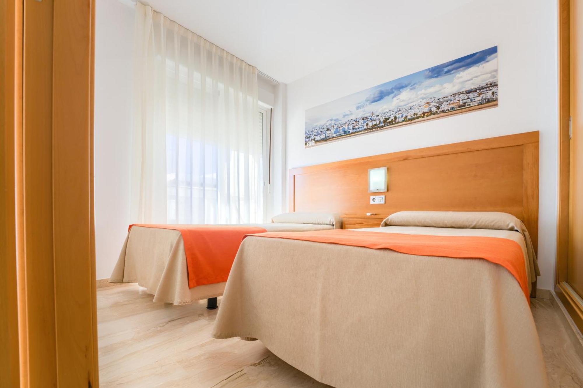 Hotel Apartamentos Loto Conil Conil De La Frontera Luaran gambar
