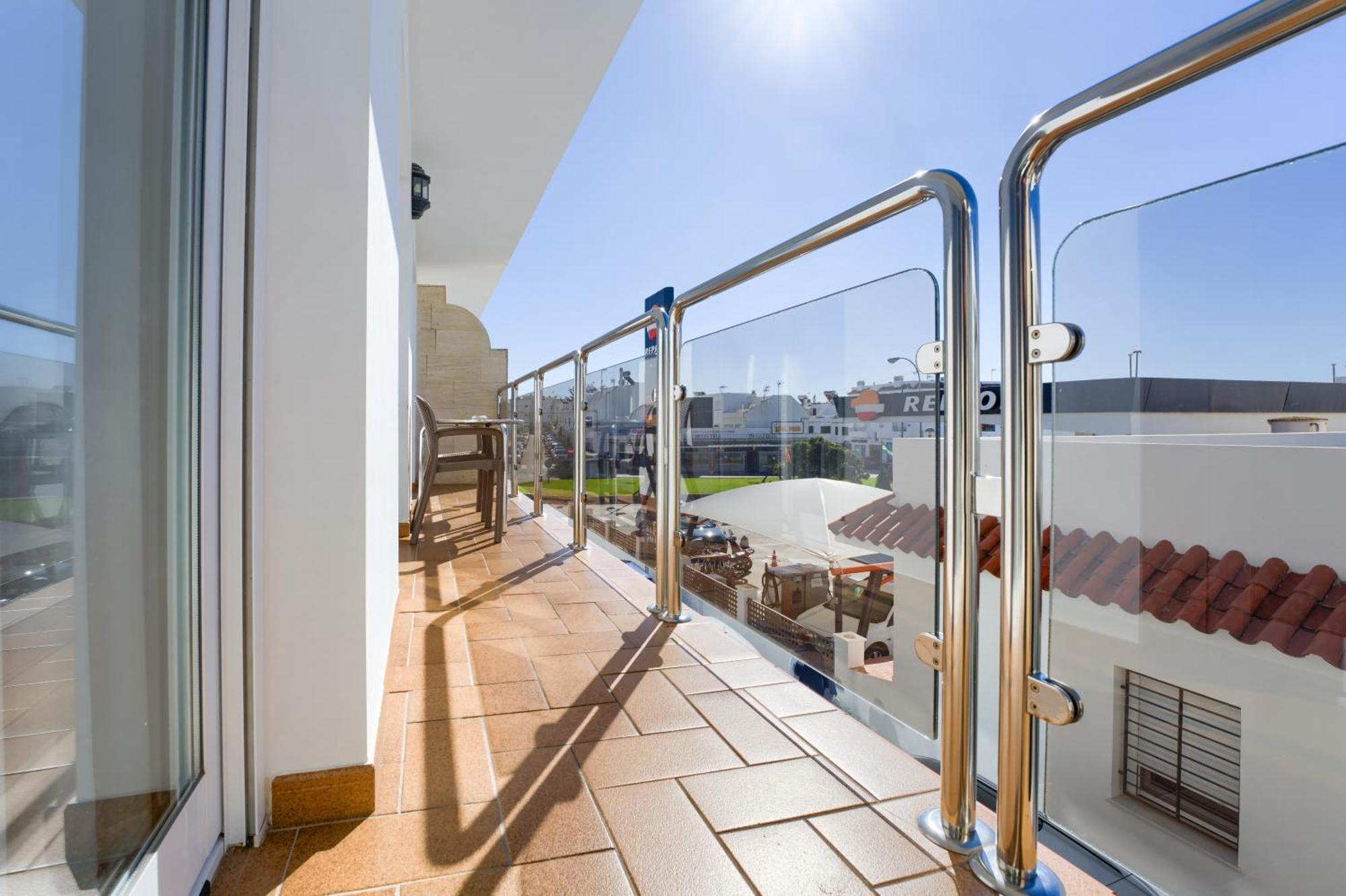 Hotel Apartamentos Loto Conil Conil De La Frontera Luaran gambar
