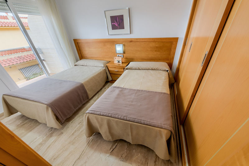 Hotel Apartamentos Loto Conil Conil De La Frontera Luaran gambar