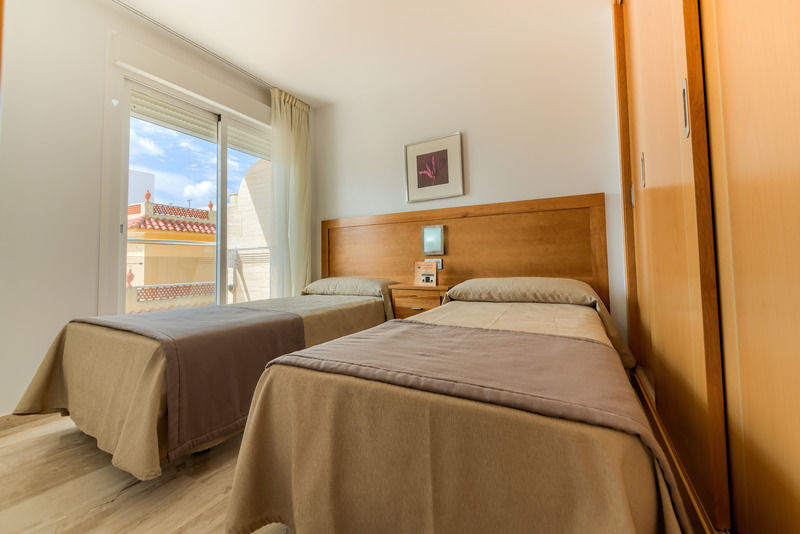 Hotel Apartamentos Loto Conil Conil De La Frontera Luaran gambar